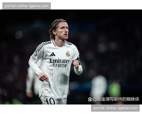 特写:37岁的莫德里奇替补登场,用一记精准长传策动绝杀 特写:37岁的莫德里奇替补登场,用一记精准长传策动绝杀