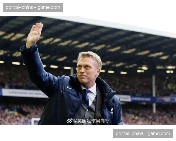 评论:争议点球未判,西汉姆联主帅莫耶斯赛后直言VAR标准不一